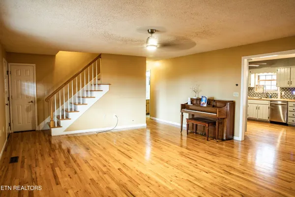 $379,000 | 306 Mountain Road, New Tazewell, TN 37825