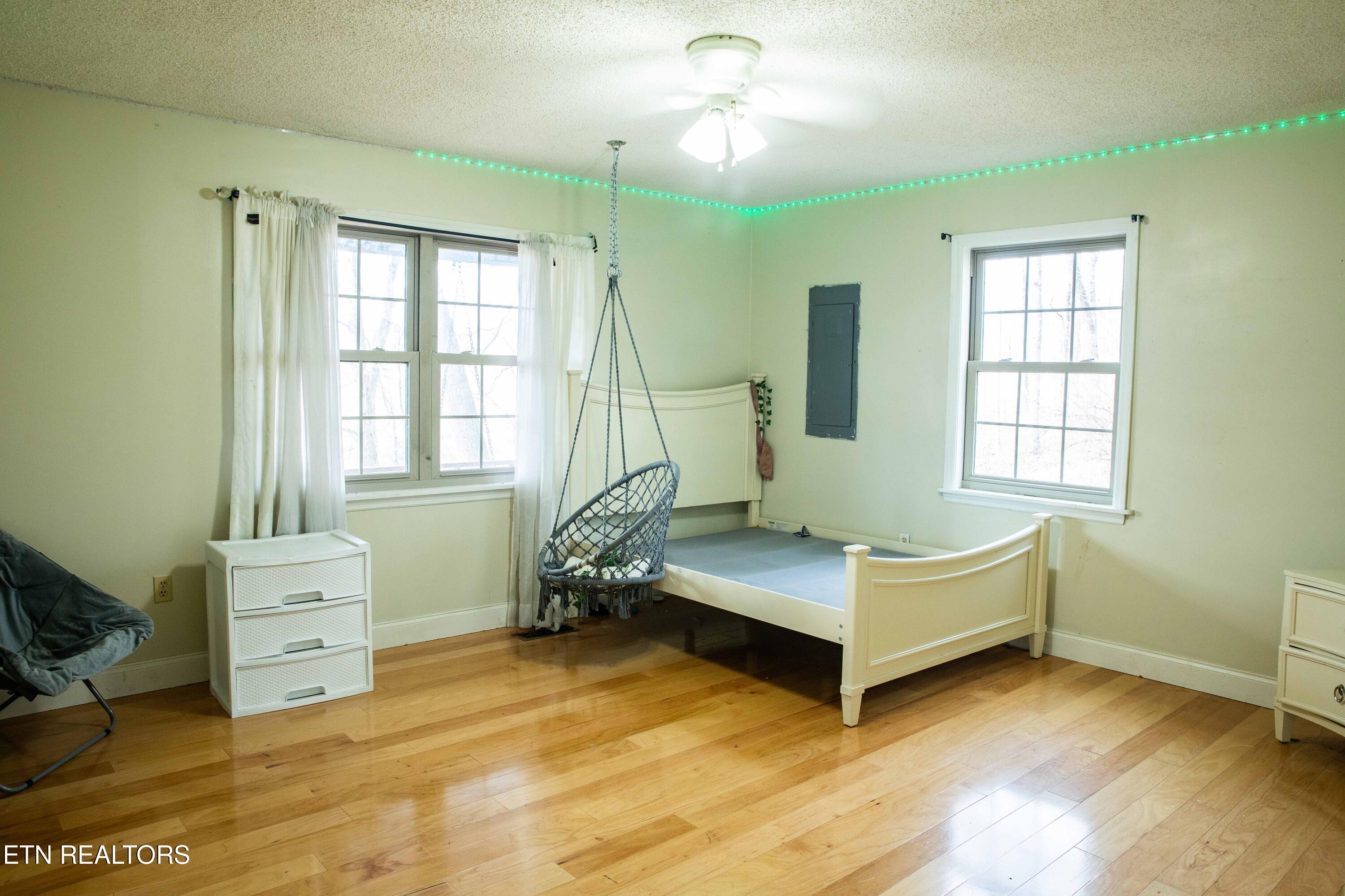306 Mountain Road New Tazewell, TN 37825 - Photo 9 of 21 Bedroom1