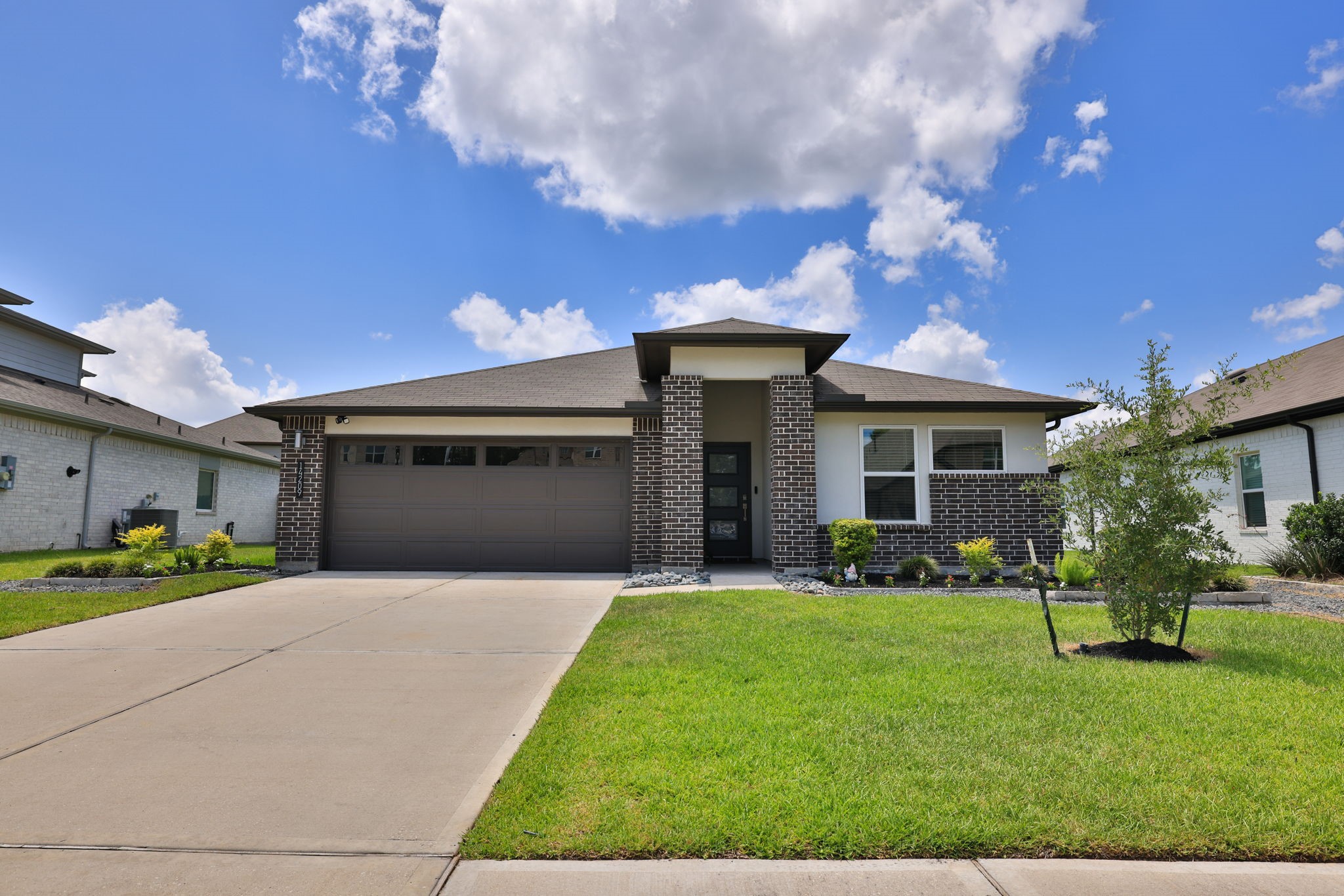 14209 Silver Maple Court Conroe, TX 77384 - Photo 1 of 38