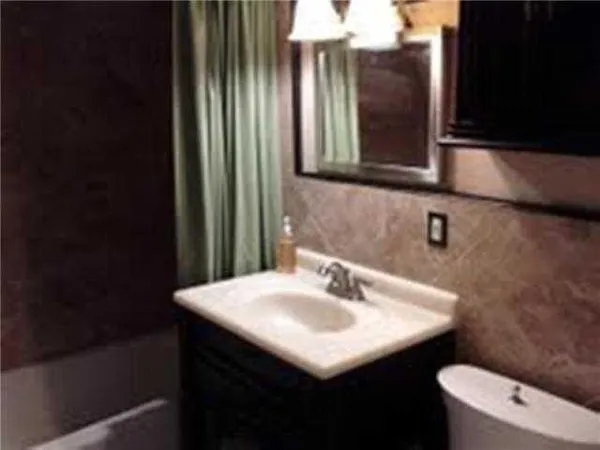 $3,500 | 619 37th Street, West Palm Beach, FL 33407