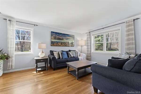 $995,000 | 19 Peachtree Drive, Cortlandt Manor, NY 10567