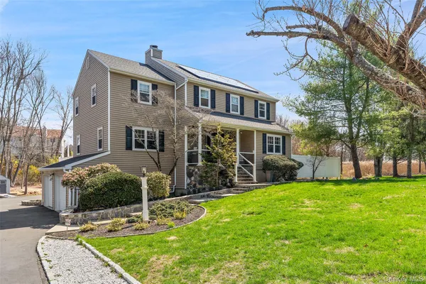 $995,000 | 19 Peachtree Drive, Cortlandt Manor, NY 10567