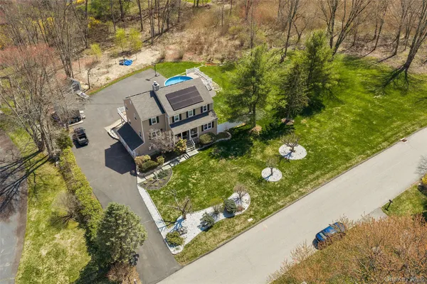 $995,000 | 19 Peachtree Drive, Cortlandt Manor, NY 10567