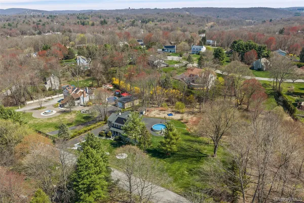 $995,000 | 19 Peachtree Drive, Cortlandt Manor, NY 10567