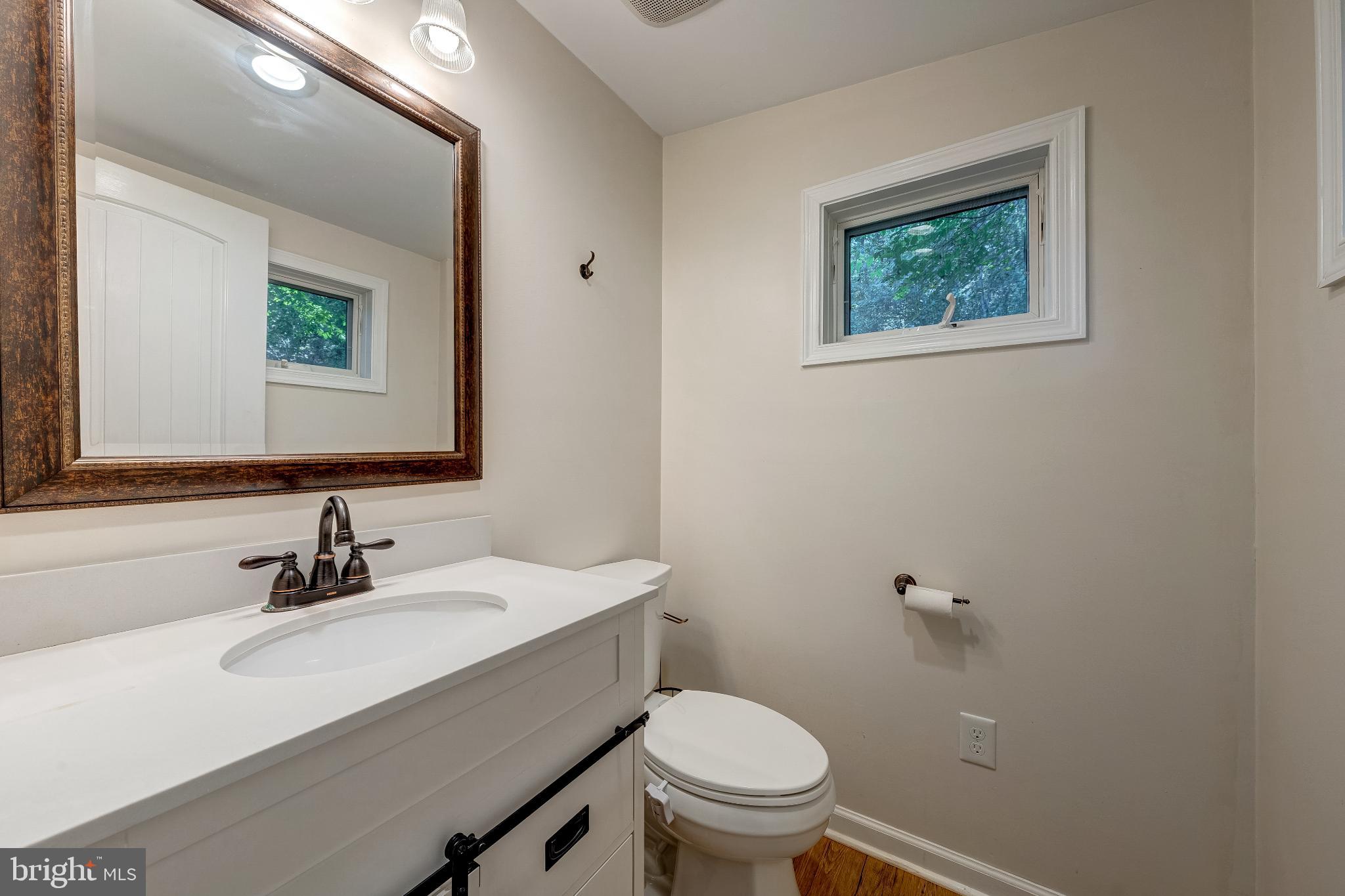 3225 Sage Road Markham, VA 22643 - Photo 30 of 48 Half bathroom off the second suite