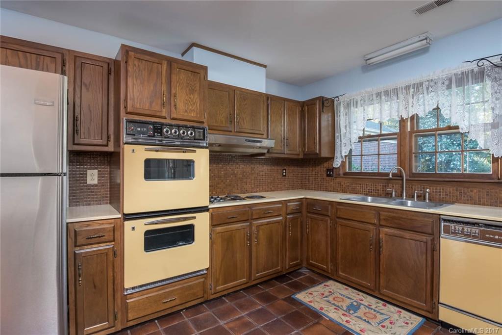 1104 Berry Ridge Road Charlotte, NC 28270 - Photo 11 of 24 Gallery Image 11