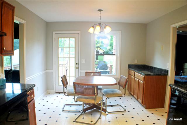 2648 Brookrun Road Murfreesboro, TN 37129 - Photo 9 of 18 Freshly painted kitchen with eat-in area over looking wonderful back yard!