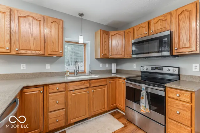 $300,000 | 567 Lakewood Court, Greentown, IN 46936