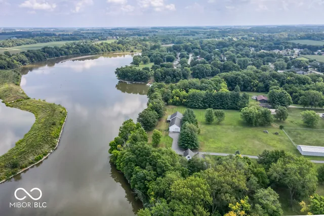 $300,000 | 567 Lakewood Court, Greentown, IN 46936