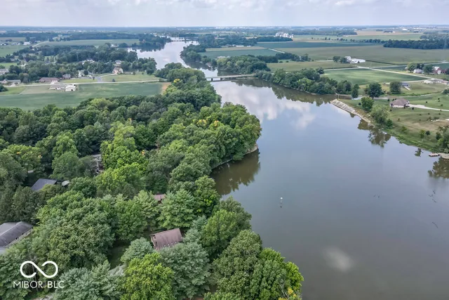 $300,000 | 567 Lakewood Court, Greentown, IN 46936