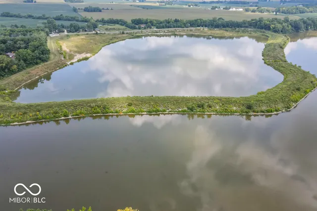 $300,000 | 567 Lakewood Court, Greentown, IN 46936