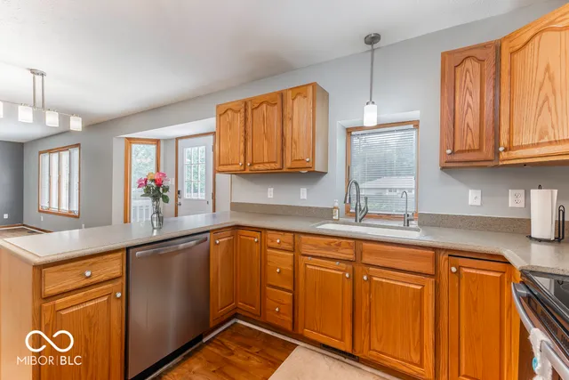 $300,000 | 567 Lakewood Court, Greentown, IN 46936