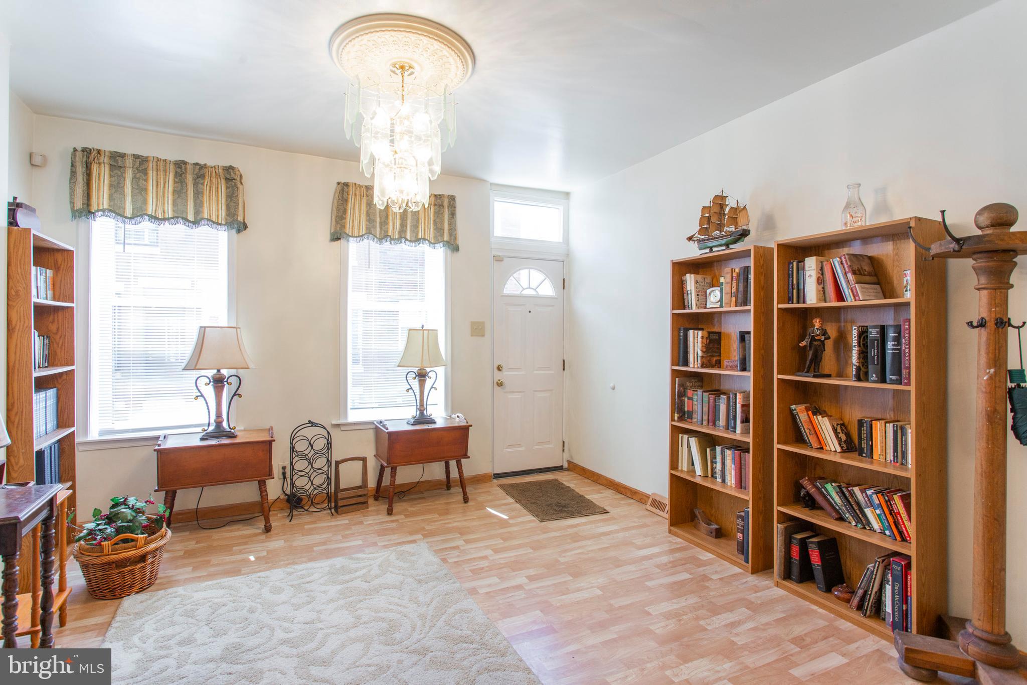 717 Tree Street Philadelphia, PA 19148 - Photo 5 of 27 Living Room