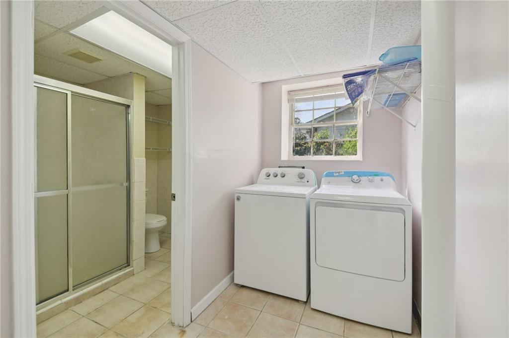 3112 Galangale Way Atlanta, GA 30340 - Photo 21 of 28 a utility room with dryer and washer