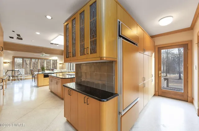 $925,000 | 22 Deepwood Drive, Jackson, TN 38305