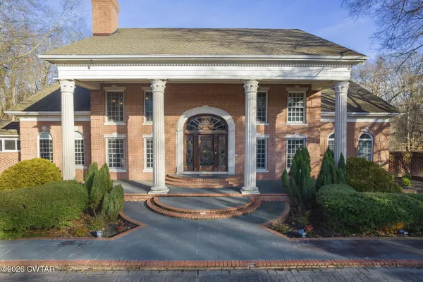 $875,000 | 22 Deepwood Drive, Jackson, TN 38305