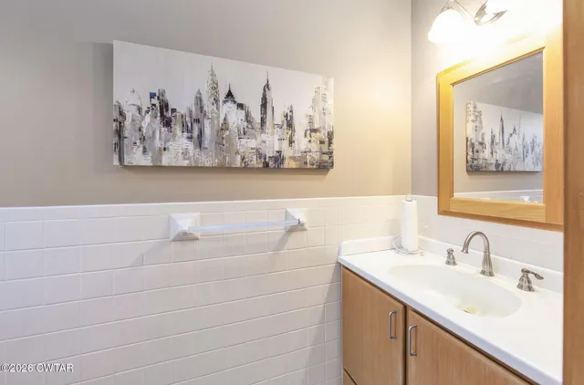 $925,000 | 22 Deepwood Drive, Jackson, TN 38305