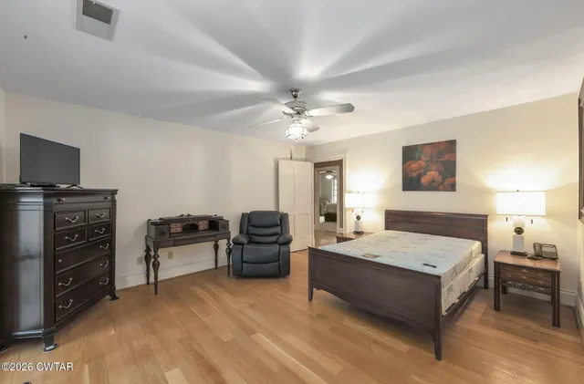 $925,000 | 22 Deepwood Drive, Jackson, TN 38305