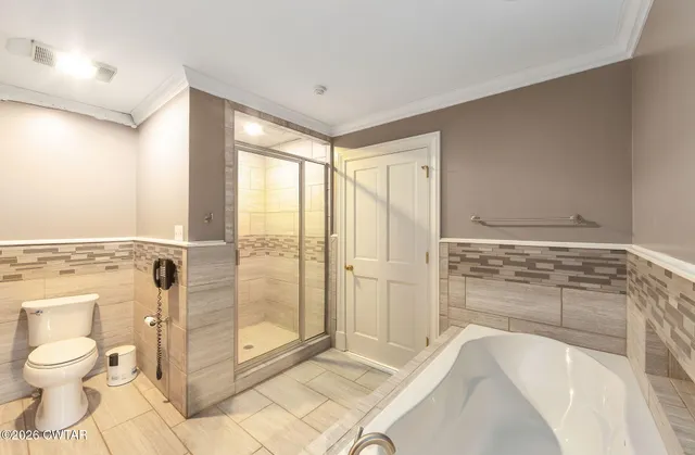 $925,000 | 22 Deepwood Drive, Jackson, TN 38305