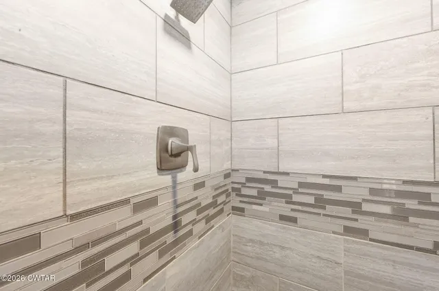 $925,000 | 22 Deepwood Drive, Jackson, TN 38305