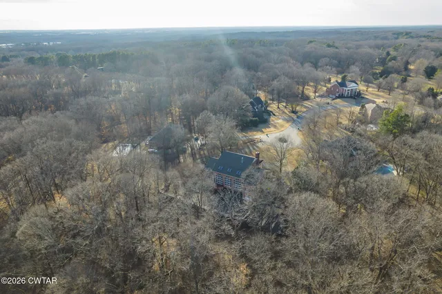 $925,000 | 22 Deepwood Drive, Jackson, TN 38305