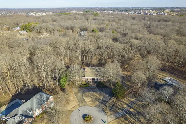 $925,000 | 22 Deepwood Drive, Jackson, TN 38305