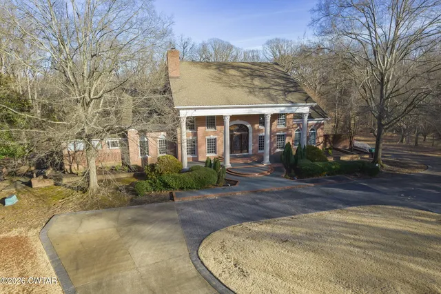 $925,000 | 22 Deepwood Drive, Jackson, TN 38305