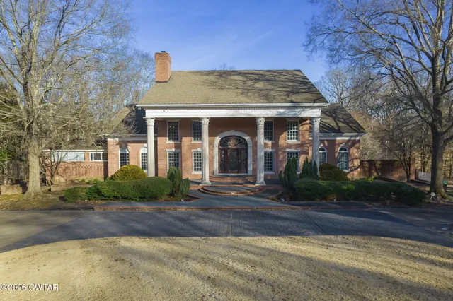 $925,000 | 22 Deepwood Drive, Jackson, TN 38305