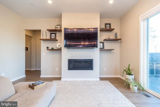 $1,125,000 | 725 Conrad Drive, Warrington, PA 18976