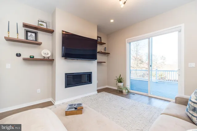 $1,125,000 | 725 Conrad Drive, Warrington, PA 18976