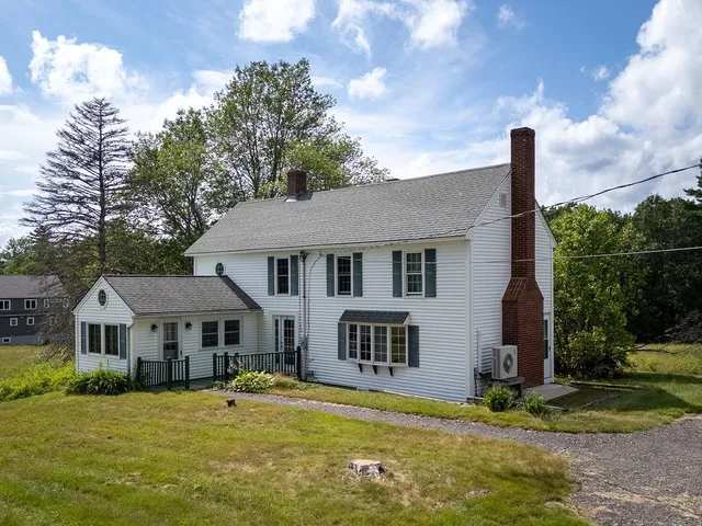 $570,000 | 100 Beech Hill Road, Exeter, NH 03833