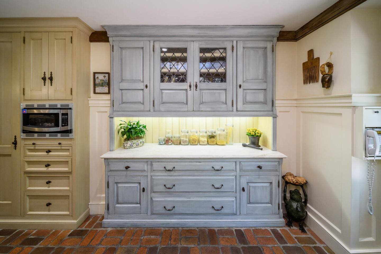 100 Robin Road Hillsborough, CA 94010 - Photo 15 of 90