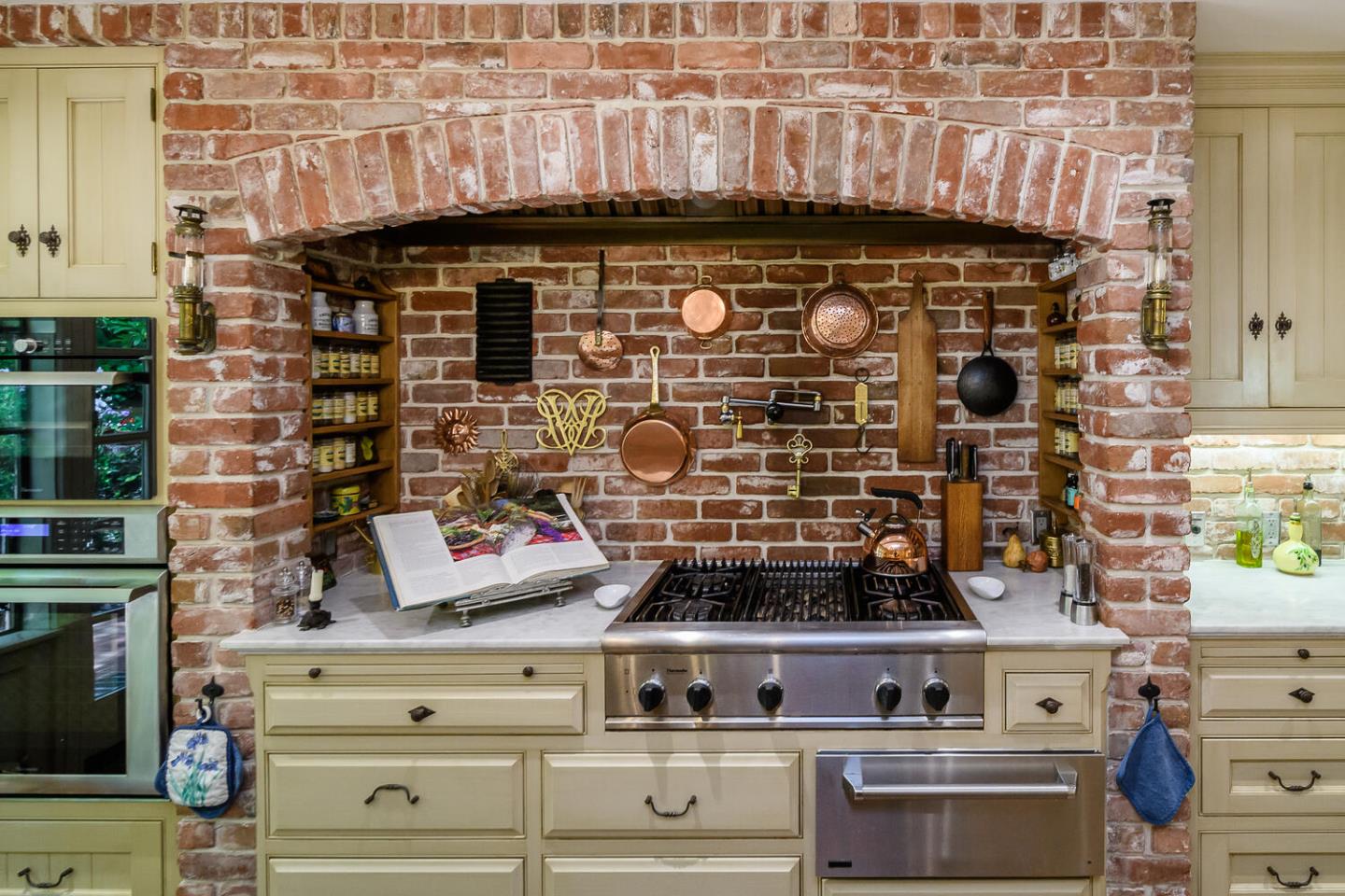 100 Robin Road Hillsborough, CA 94010 - Photo 16 of 90