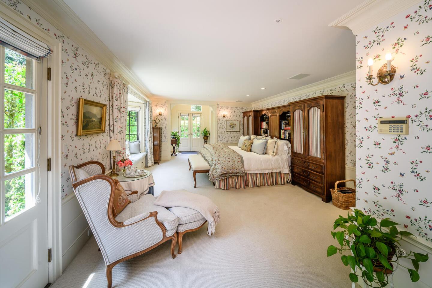 100 Robin Road Hillsborough, CA 94010 - Photo 21 of 90