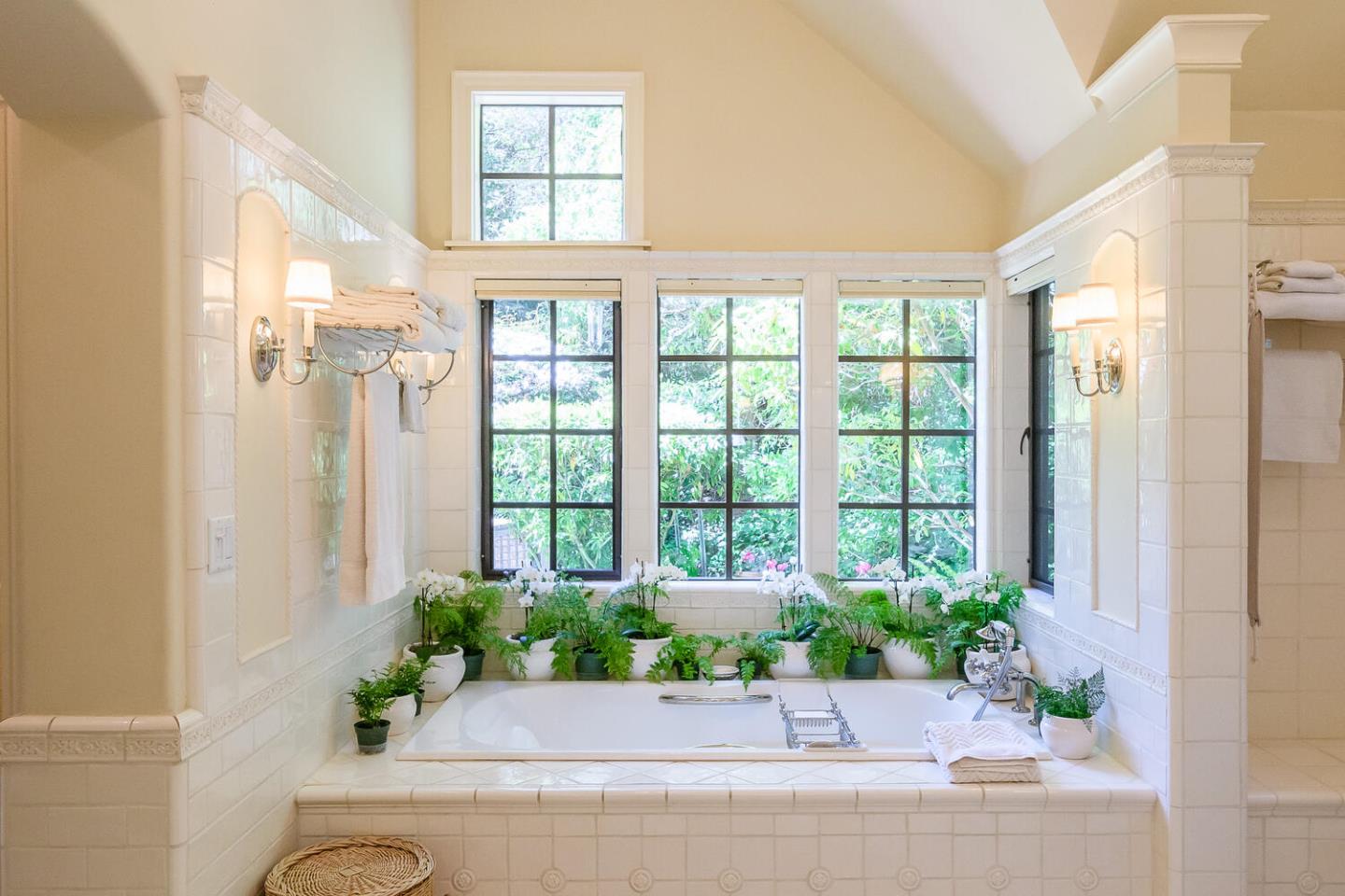 100 Robin Road Hillsborough, CA 94010 - Photo 28 of 90