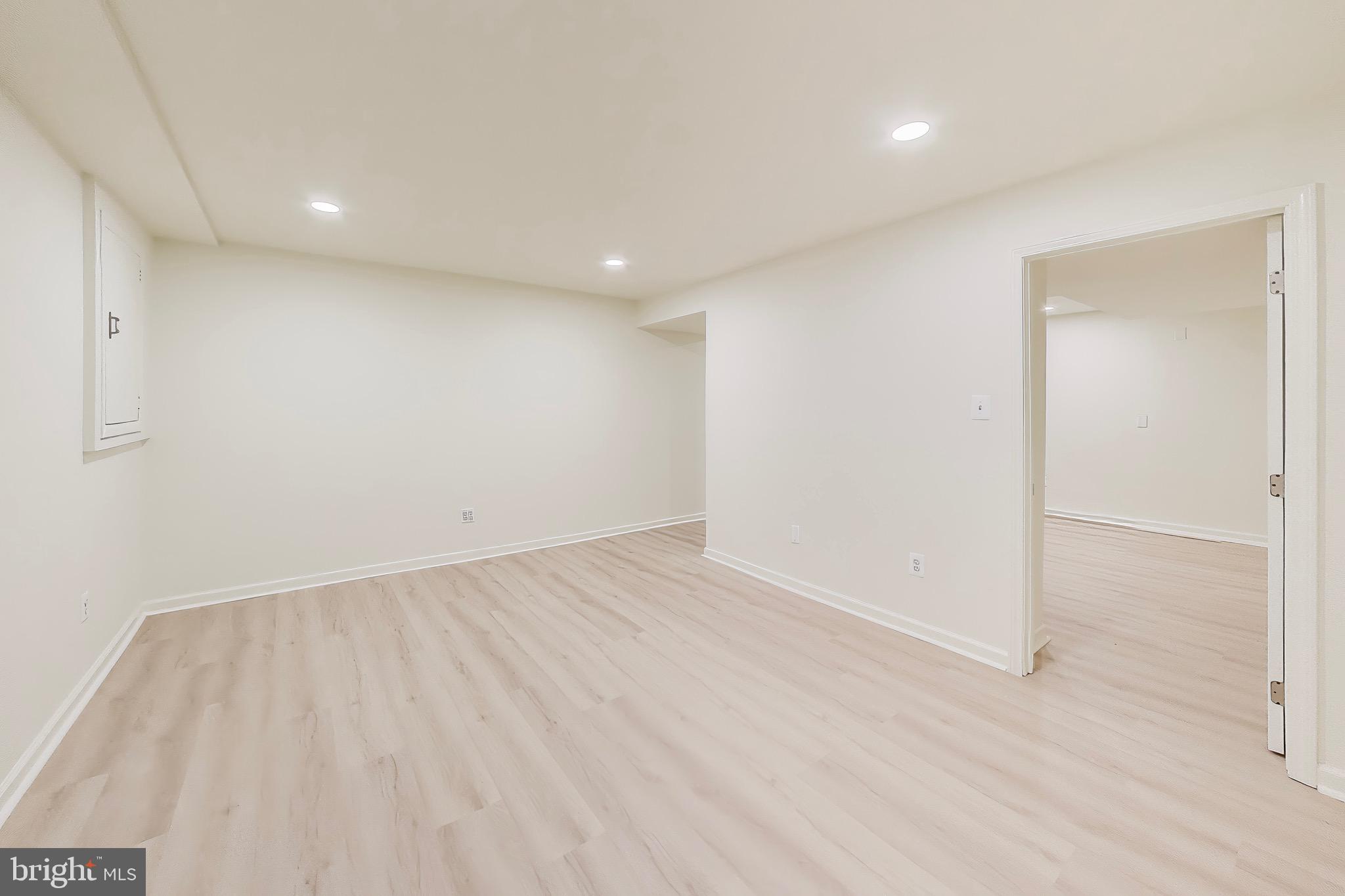 8932 Barrowgate Court Potomac, MD 20854 - Photo 16 of 24