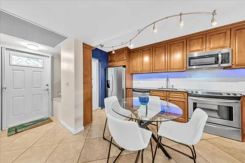 $249,900 | 2965 Northeast 8th Terrace, Unit 101, Oakland Park, FL 33334