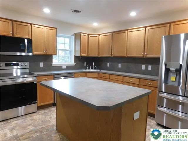 $3,250 | 3109 Delps Road, Danielsville, PA 18038