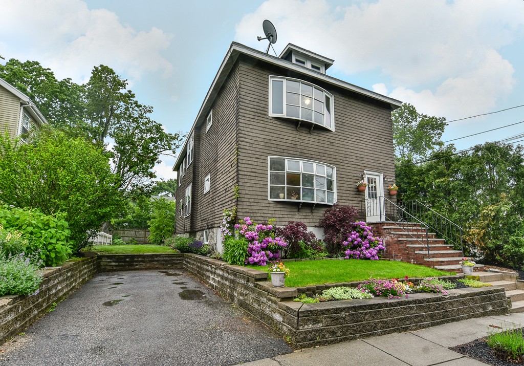 72 Garnet Road Boston, MA 02132 - Photo 1 of 13 Gallery Image 1