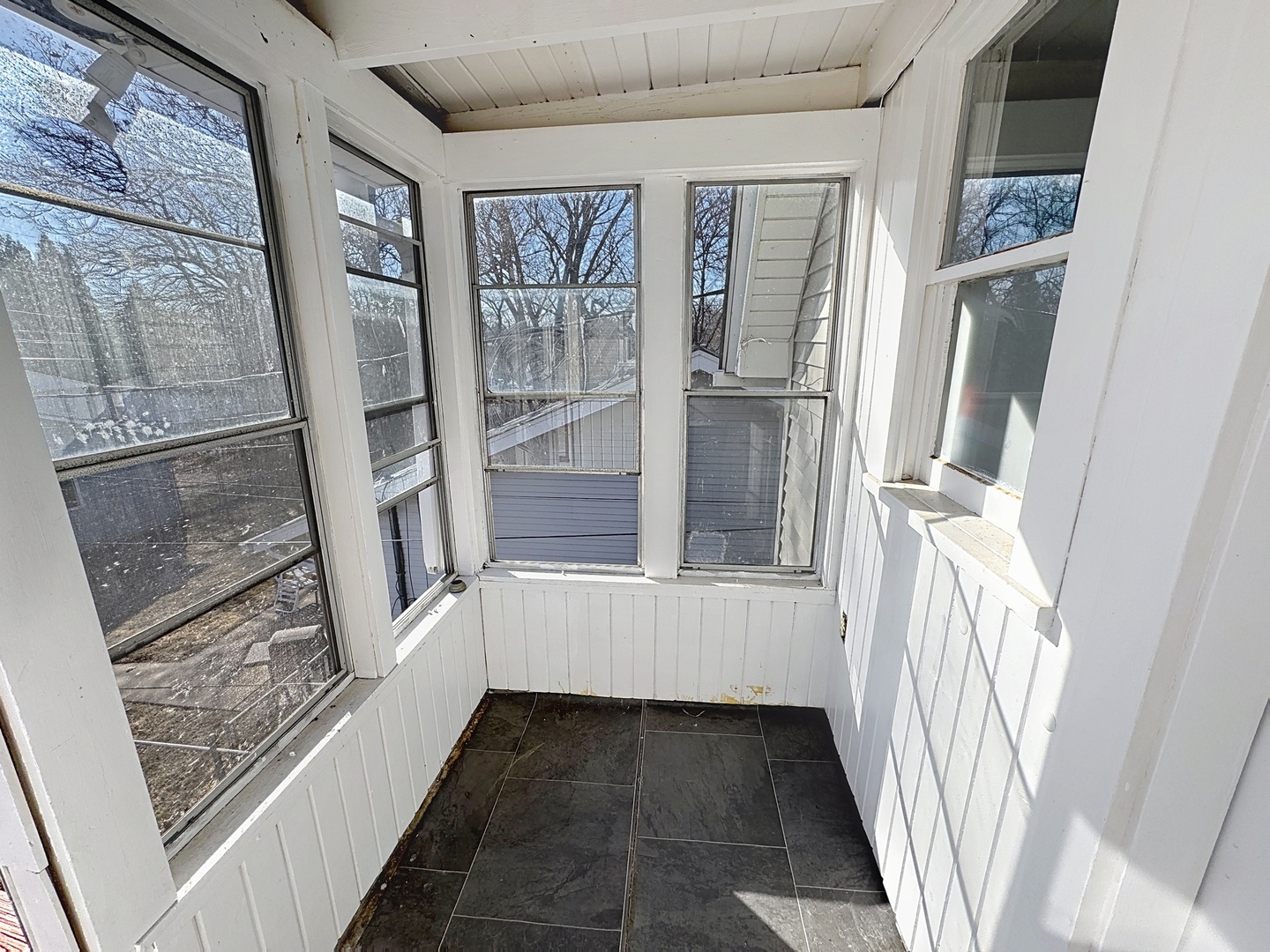 2748 11th Avenue Moline, IL 61265 - Photo 14 of 16 a view of a entryway