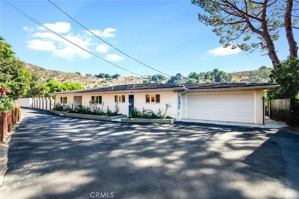 $15,000 | 1135 North Norman Place, Los Angeles, CA 90049