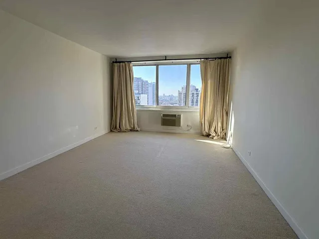 $4,000 | 1440 North Lake Shore Drive, Unit 21E, Chicago, IL 60610