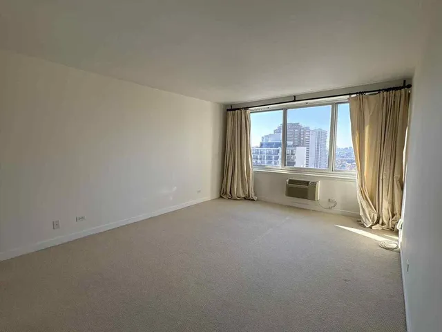 $4,000 | 1440 North Lake Shore Drive, Unit 21E, Chicago, IL 60610