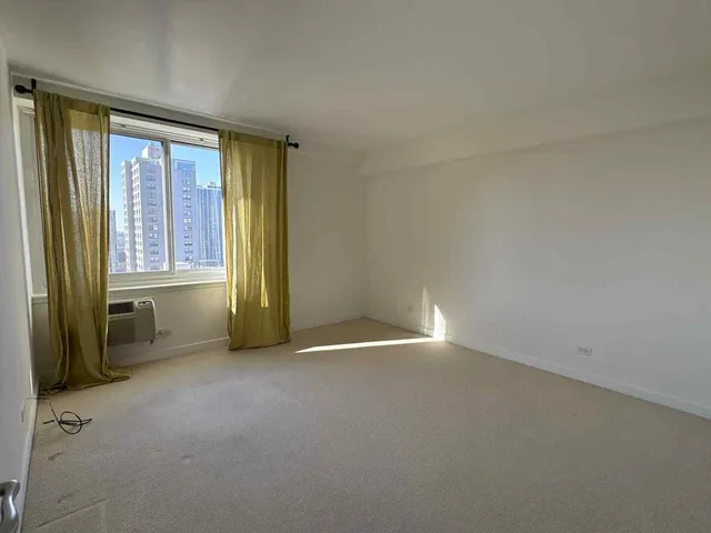 $4,000 | 1440 North Lake Shore Drive, Unit 21E, Chicago, IL 60610