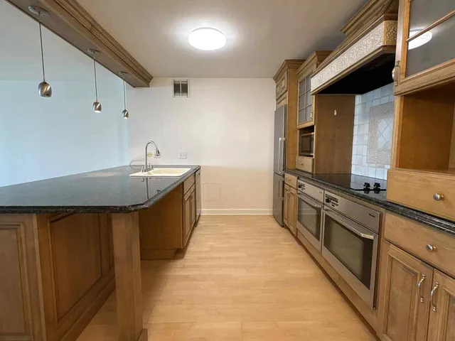 $4,000 | 1440 North Lake Shore Drive, Unit 21E, Chicago, IL 60610