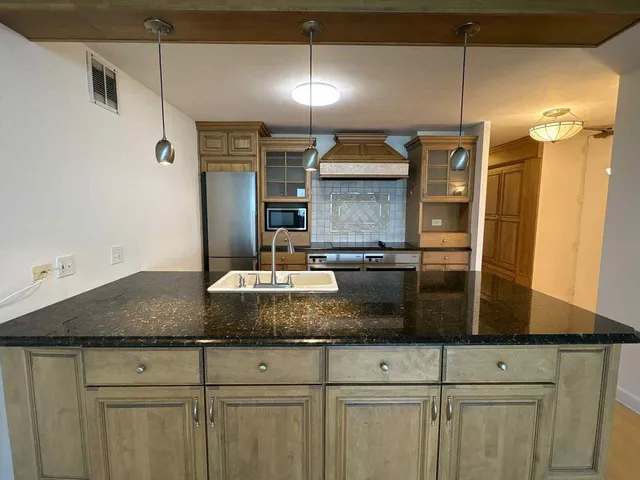 $4,000 | 1440 North Lake Shore Drive, Unit 21E, Chicago, IL 60610