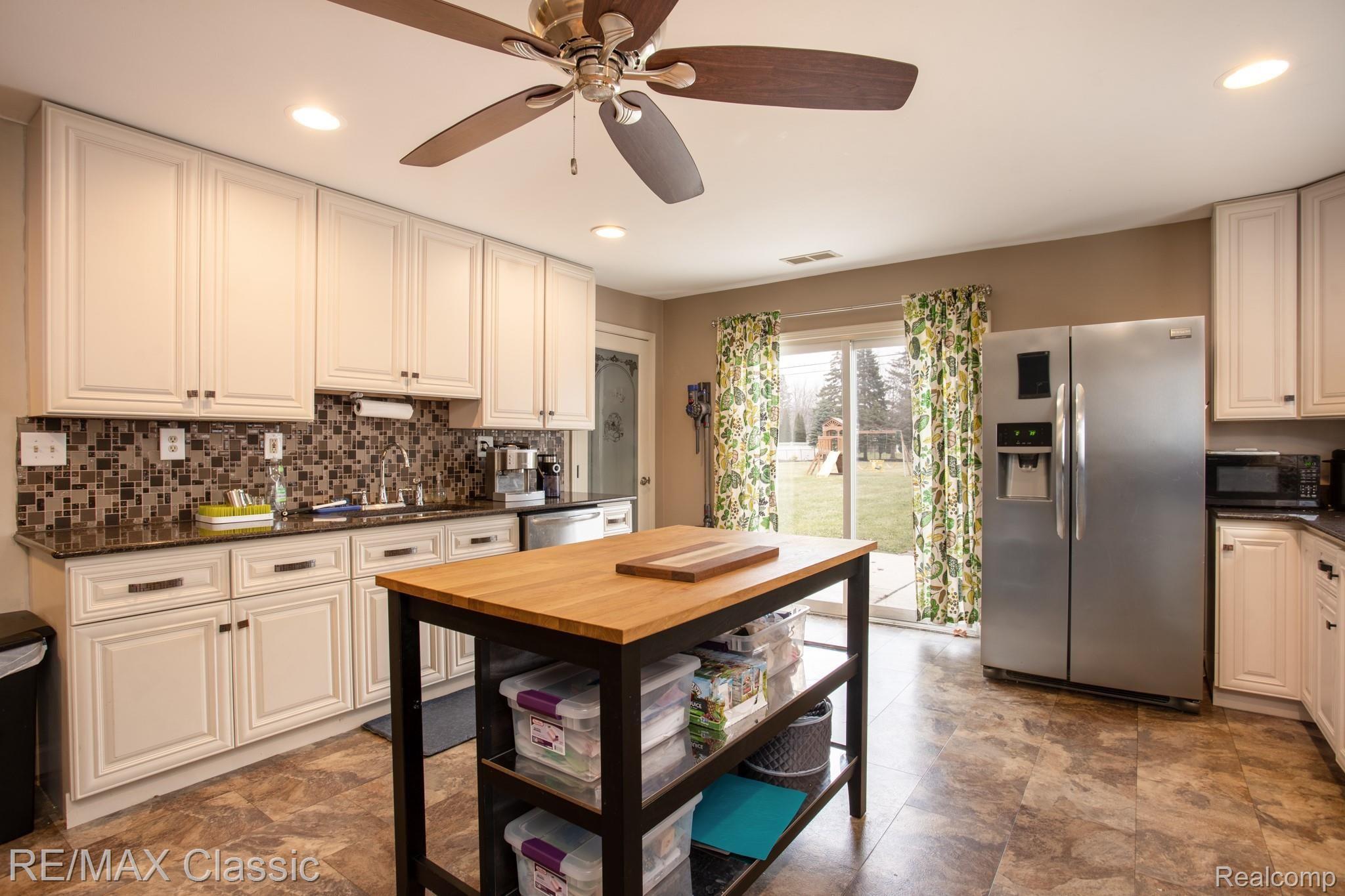 14343 Allen Road Southgate, MI 48195 - Photo 11 of 24 Allen-19.jpg