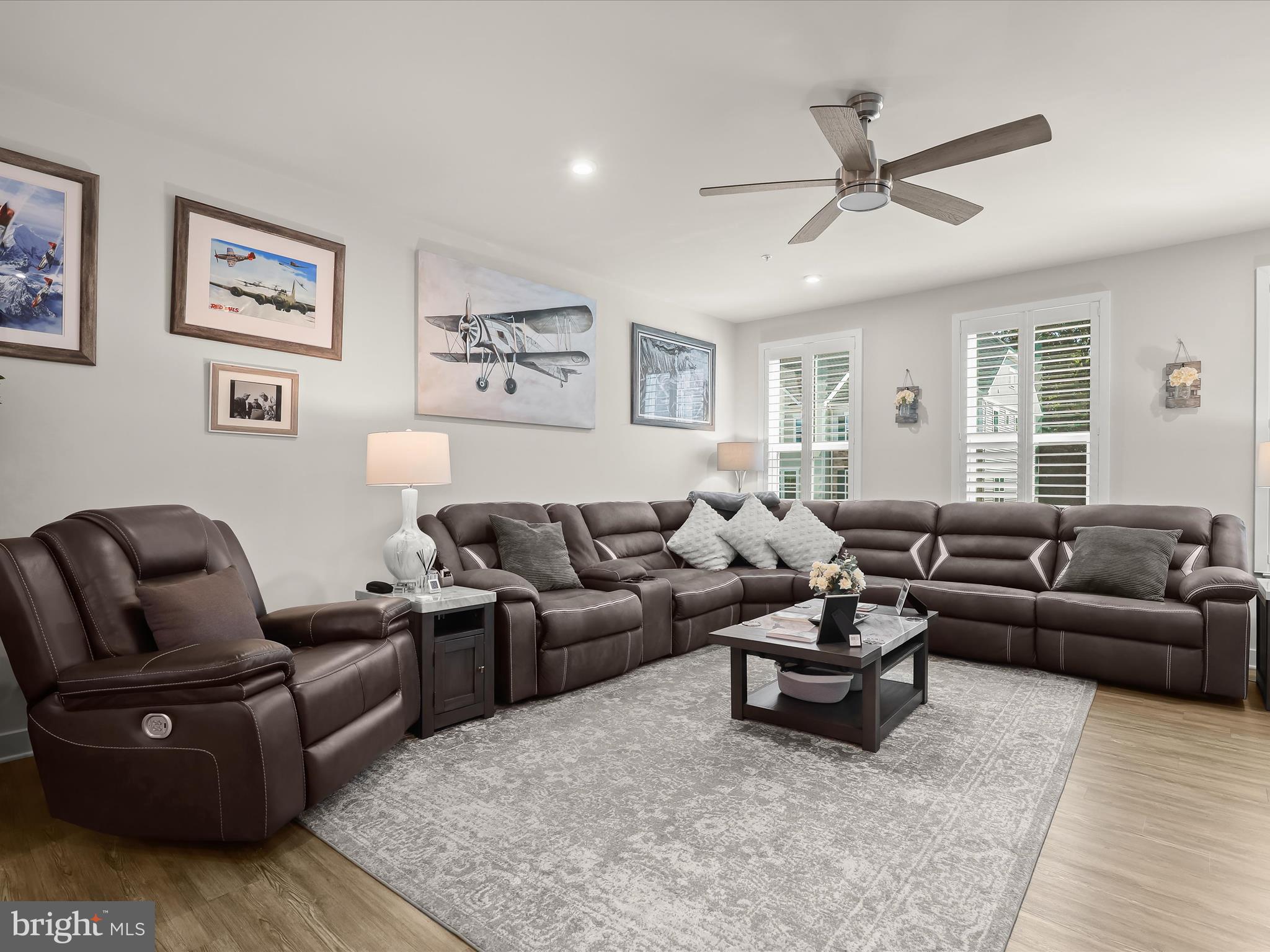 3058 Shaws Road Sparrows Point, MD 21219 - Photo 15 of 81 Living Room