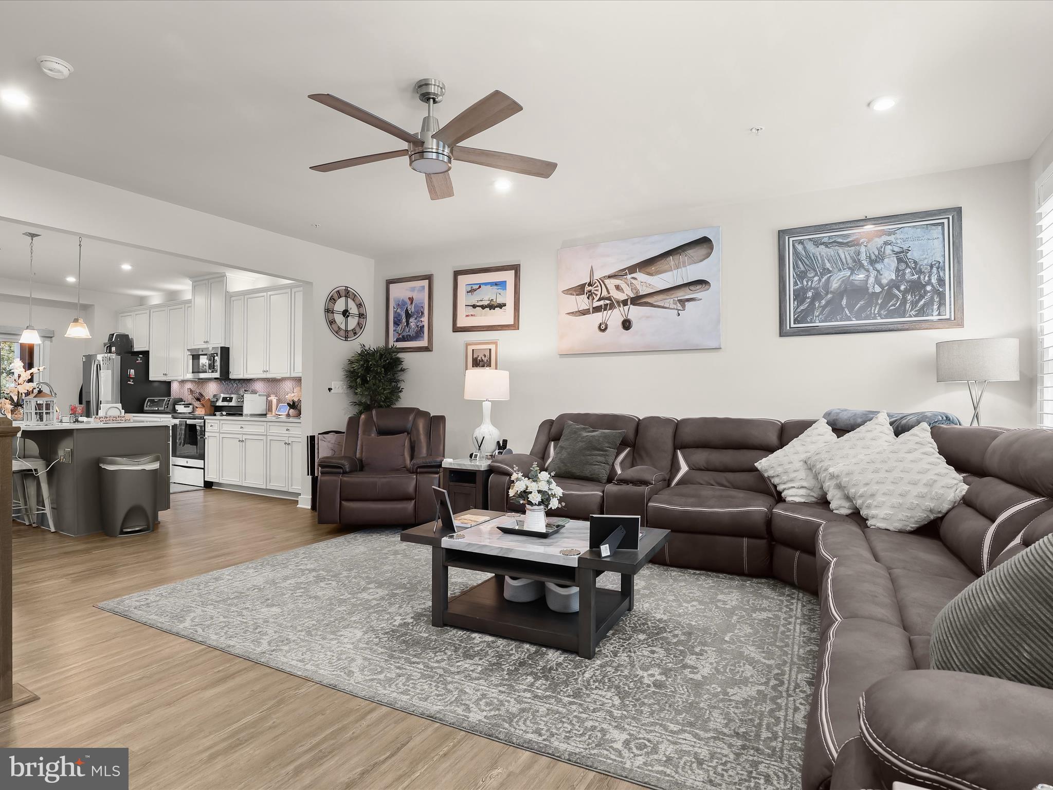 3058 Shaws Road Sparrows Point, MD 21219 - Photo 16 of 81 Living Room