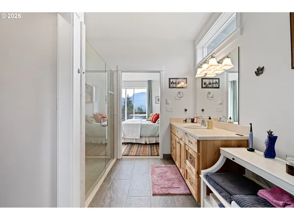 $465,000 | 530 Sunridge Lane, Lowell, OR 97452